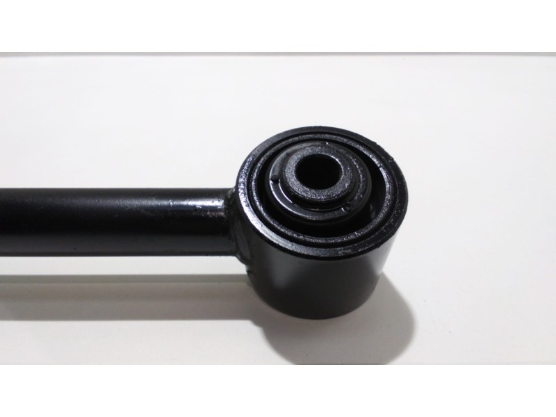 Recambio de brazo suspension superior trasero derecho para ssangyong korando 2.3 tdi referencia OEM IAM OM661LA 47685 