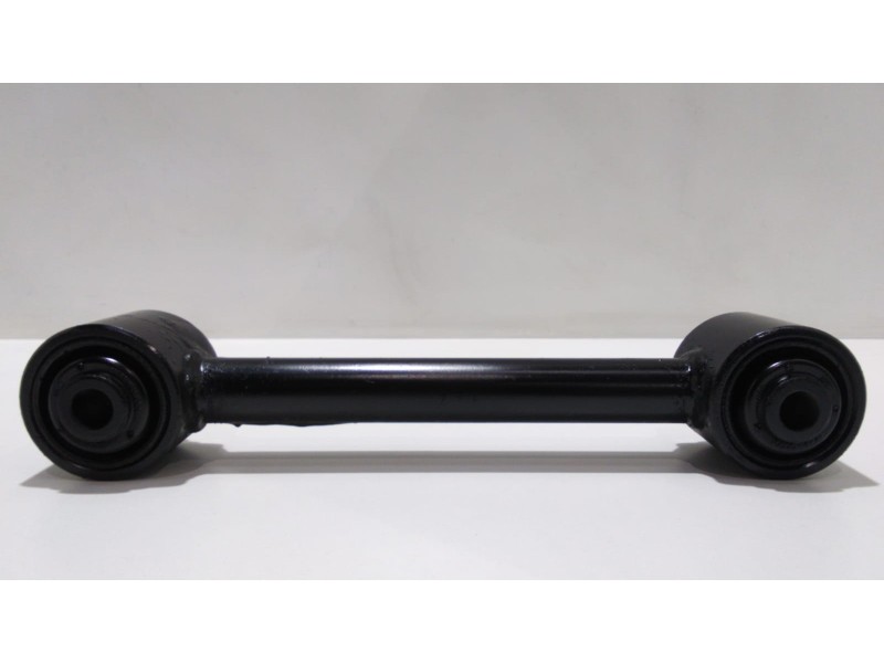 Recambio de brazo suspension superior trasero derecho para ssangyong korando 2.3 tdi referencia OEM IAM OM661LA 47685 