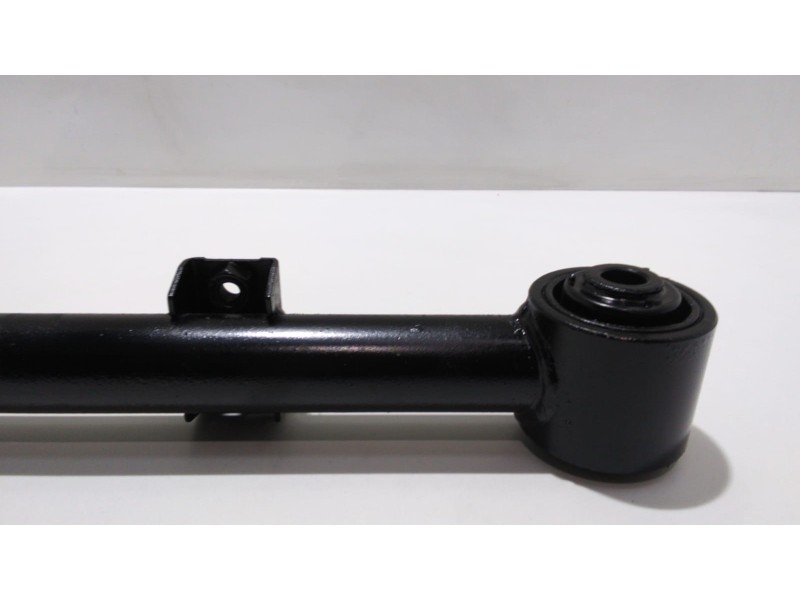 Recambio de brazo suspension inferior trasero izquierdo para ssangyong korando 2.3 tdi referencia OEM IAM OM661LA 47686 