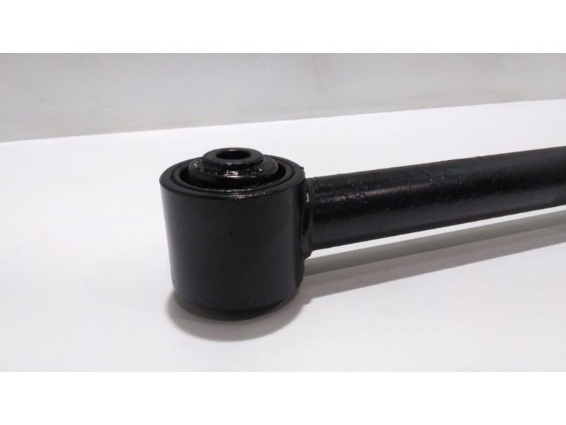 Recambio de brazo suspension inferior trasero izquierdo para ssangyong korando 2.3 tdi referencia OEM IAM OM661LA 47686 