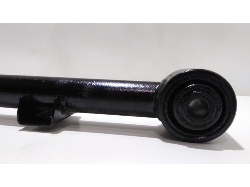Recambio de brazo suspension inferior trasero izquierdo para ssangyong korando 2.3 tdi referencia OEM IAM OM661LA 47686 
