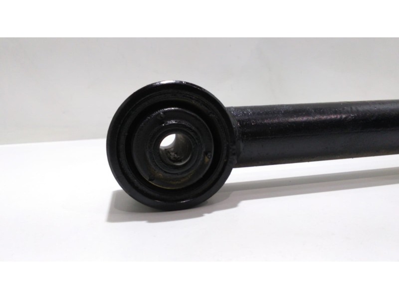 Recambio de brazo suspension inferior trasero izquierdo para ssangyong korando 2.3 tdi referencia OEM IAM OM661LA 47686 