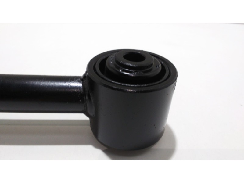 Recambio de brazo suspension superior trasero izquierdo para ssangyong korando 2.3 tdi referencia OEM IAM OM661LA 47687 