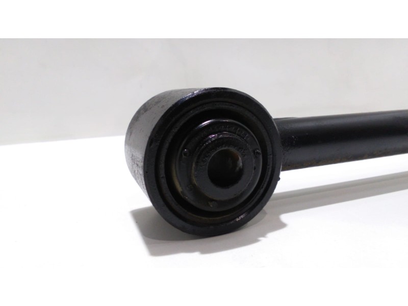 Recambio de brazo suspension superior trasero izquierdo para ssangyong korando 2.3 tdi referencia OEM IAM OM661LA 47687 