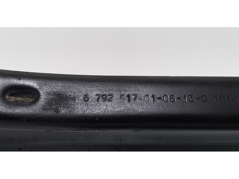 Recambio de brazo suspension superior trasero izquierdo para bmw serie 1 lim. (f20) 116d referencia OEM IAM 6792517 59765 