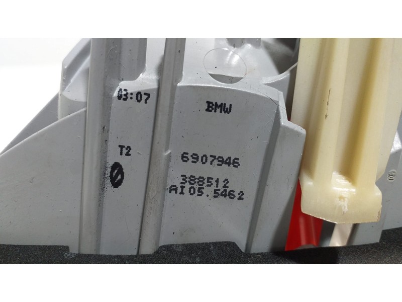 Recambio de piloto trasero derecho interior para bmw serie 3 berlina (e46) 325i referencia OEM IAM 6907946 55599 