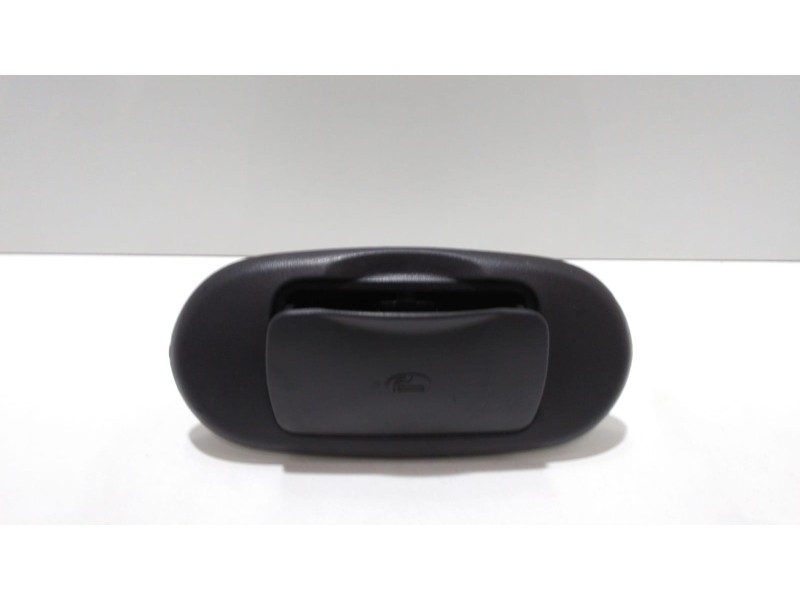 Recambio de cenicero para ssangyong korando 2.3 tdi referencia OEM IAM 7737306003 47724 