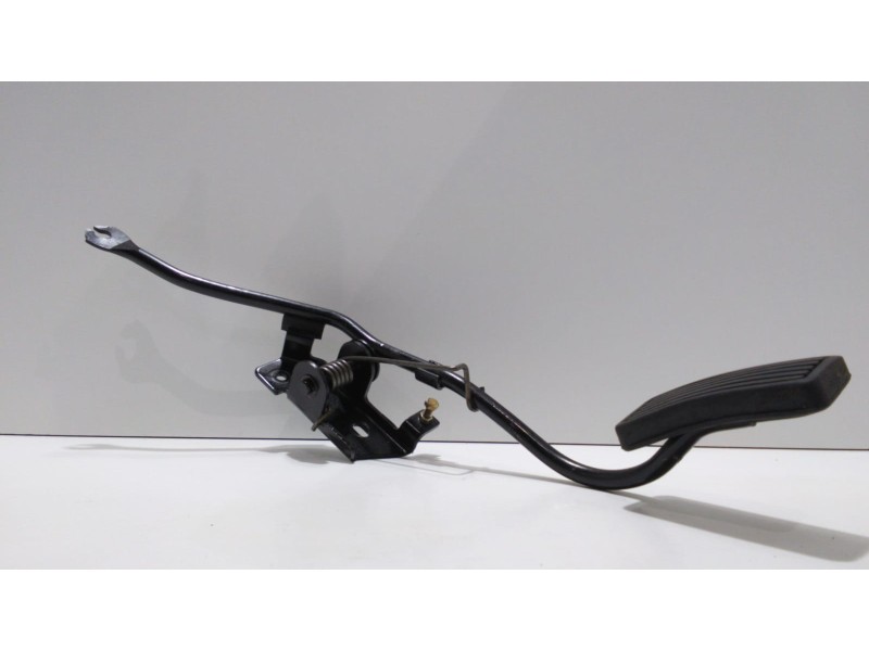 Recambio de pedal acelerador para ssangyong korando 2.3 tdi referencia OEM IAM OM661LA 47728 