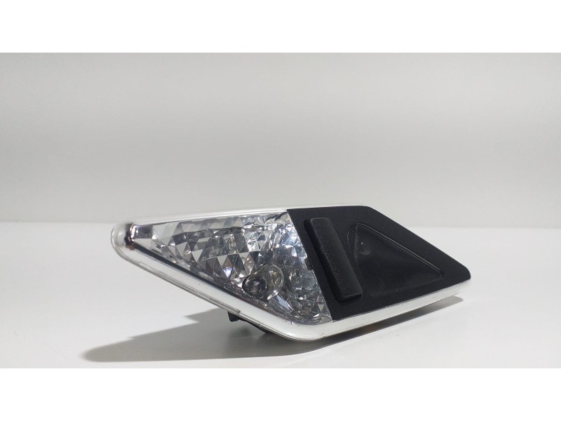 Recambio de luz interior para bmw serie 3 berlina (e46) 325i referencia OEM IAM 8375585 55635 