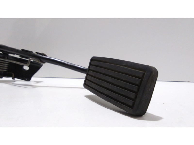 Recambio de pedal acelerador para ssangyong korando 2.3 tdi referencia OEM IAM OM661LA 47728 