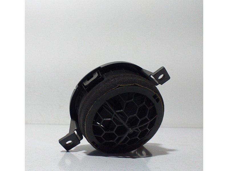 Recambio de rejilla aireadora para nissan juke (f15) acenta referencia OEM IAM 687611KE0A 69643 