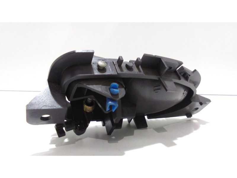 Recambio de maneta interior delantera derecha para ssangyong korando 2.3 tdi referencia OEM IAM OM661LA 47744 