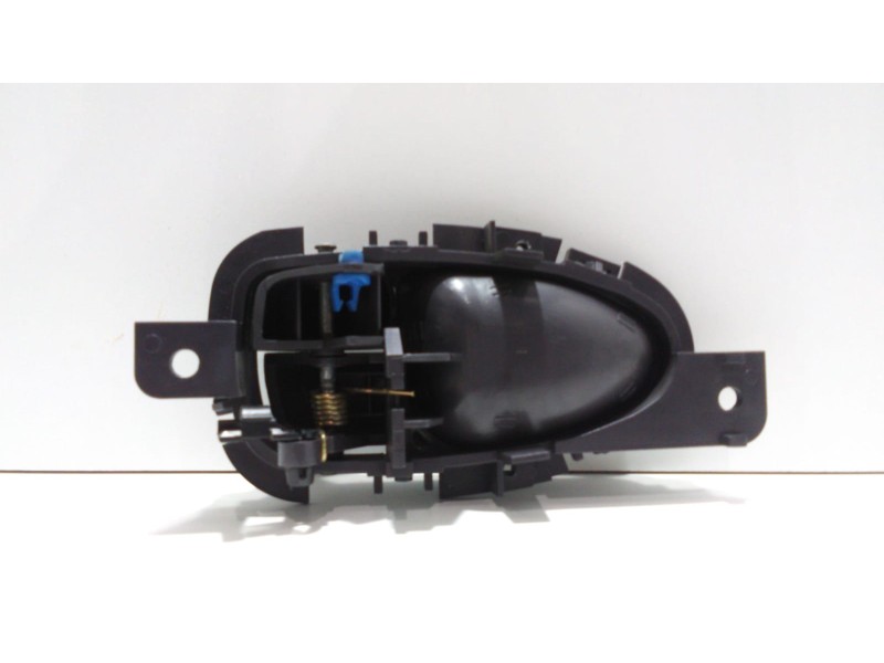 Recambio de maneta interior delantera derecha para ssangyong korando 2.3 tdi referencia OEM IAM OM661LA 47744 