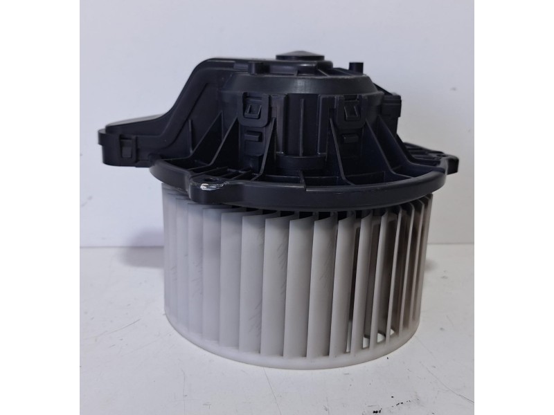 Recambio de motor calefaccion para kia sportage concept 4x2 referencia OEM IAM F00S3B2441 76604 R