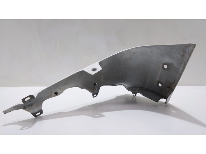 Recambio de aleta delantera izquierda para ssangyong korando 2.3 tdi referencia OEM IAM 0M661LA 47775 