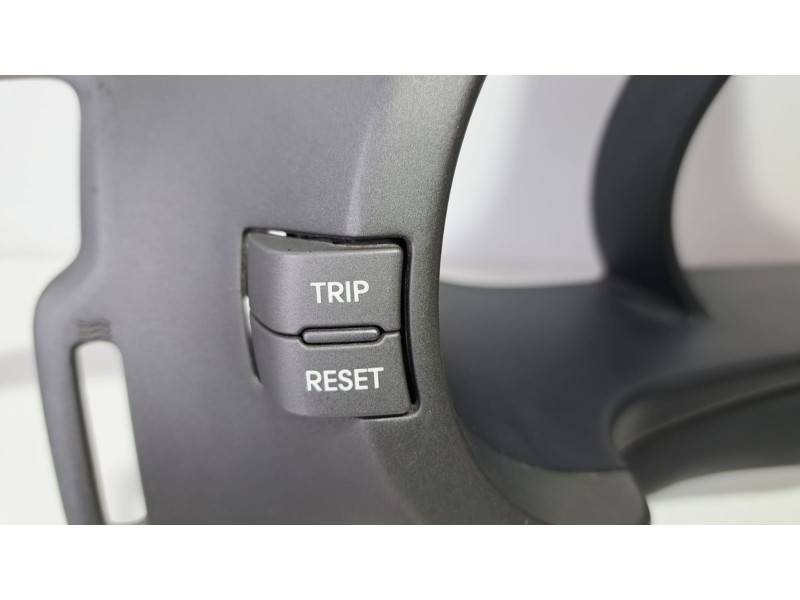 Recambio de cuadro instrumentos para kia sportage concept 4x2 referencia OEM IAM 848303U010 76608 R