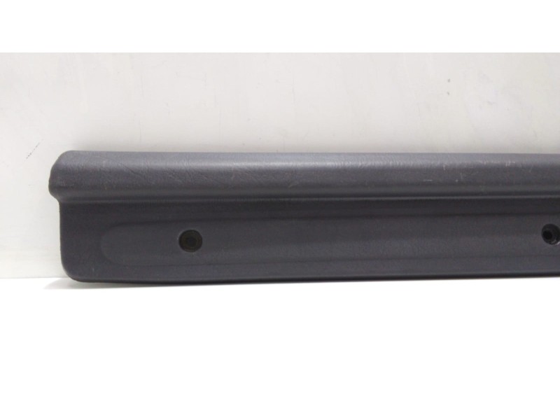 Recambio de guarnecido puerta delantera izquierda para ssangyong korando 2.3 tdi referencia OEM IAM 0M661LA 47779 