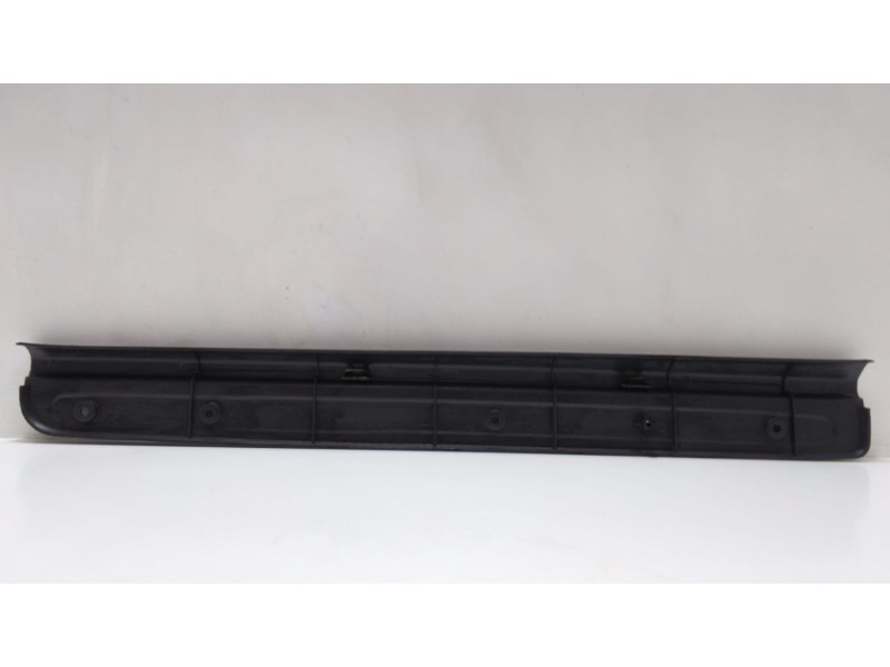Recambio de guarnecido puerta delantera izquierda para ssangyong korando 2.3 tdi referencia OEM IAM 0M661LA 47779 