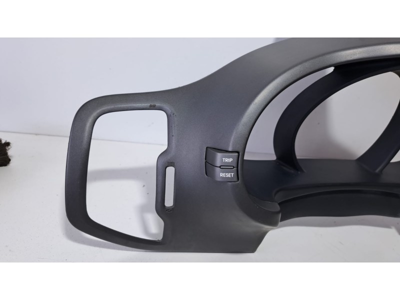 Recambio de cuadro instrumentos para kia sportage concept 4x2 referencia OEM IAM 848303U010 76608 R