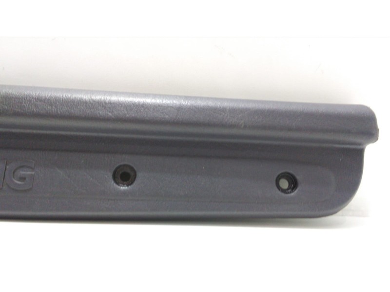 Recambio de guarnecido puerta delantera izquierda para ssangyong korando 2.3 tdi referencia OEM IAM 0M661LA 47779 