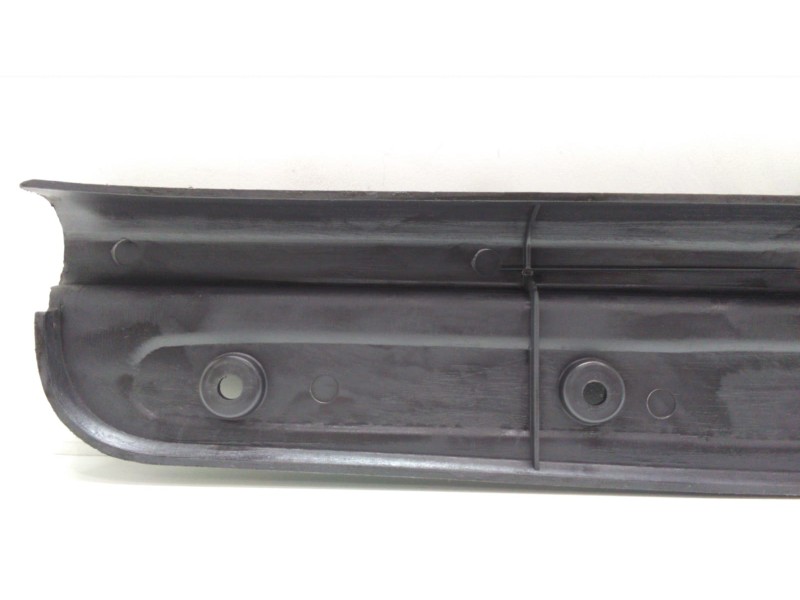 Recambio de guarnecido puerta delantera izquierda para ssangyong korando 2.3 tdi referencia OEM IAM 0M661LA 47779 