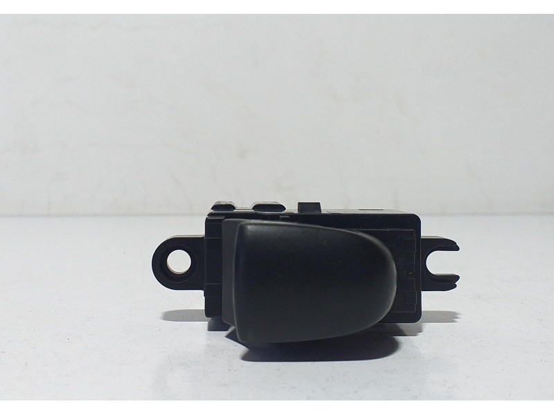 Recambio de mando elevalunas trasero izquierdo para nissan juke (f15) acenta referencia OEM IAM 254111KL5A 69670 