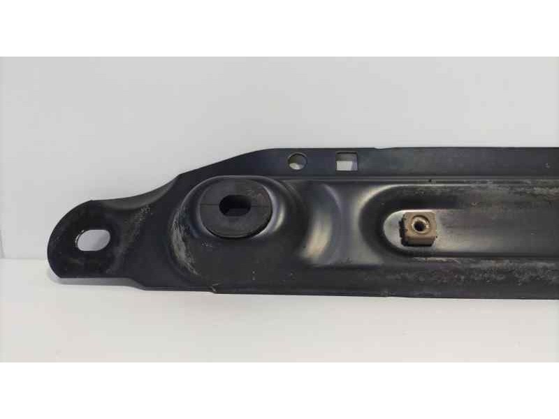 Recambio de travesaño inferior para citroën c4 berlina collection referencia OEM IAM 9HX 86037 
