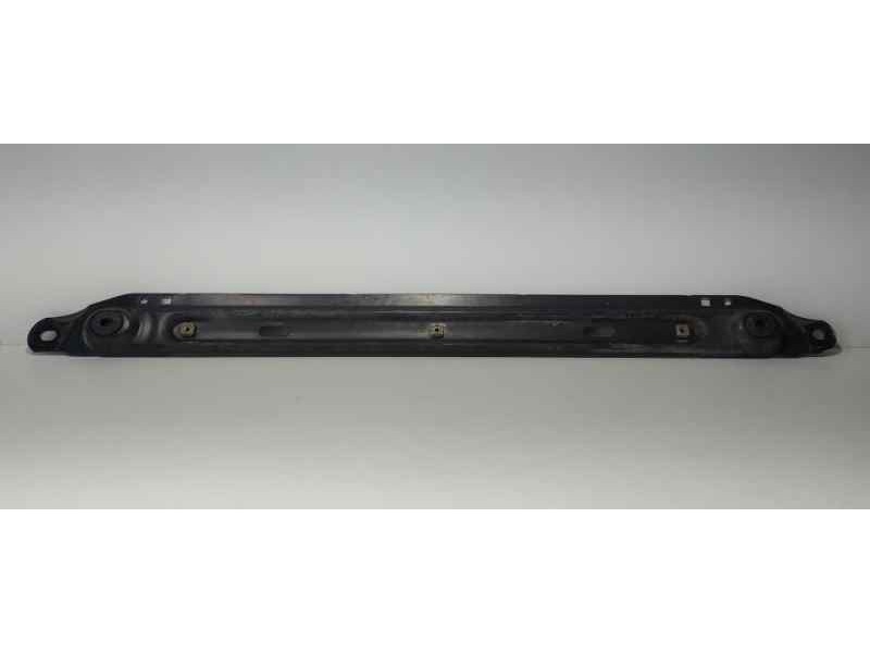 Recambio de travesaño inferior para citroën c4 berlina collection referencia OEM IAM 9HX 86037 