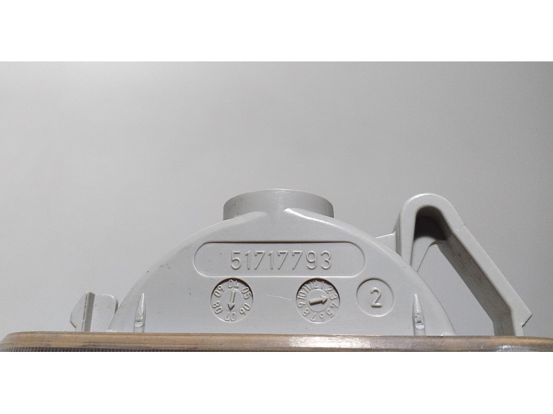 Recambio de piloto lateral derecho para fiat grande punto (199) 1.3 16v multijet active (66kw) (01.2007) referencia OEM IAM 5171