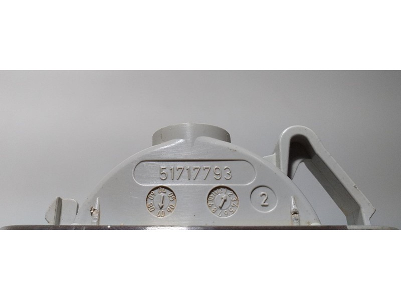 Recambio de piloto lateral izquierdo para fiat grande punto (199) 1.3 16v multijet active (66kw) (01.2007) referencia OEM IAM 51