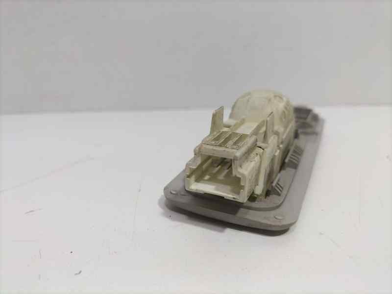 Recambio de luz interior para peugeot 307 break / sw (s1) 2.0 hdi cat referencia OEM IAM 9642438077 82704 