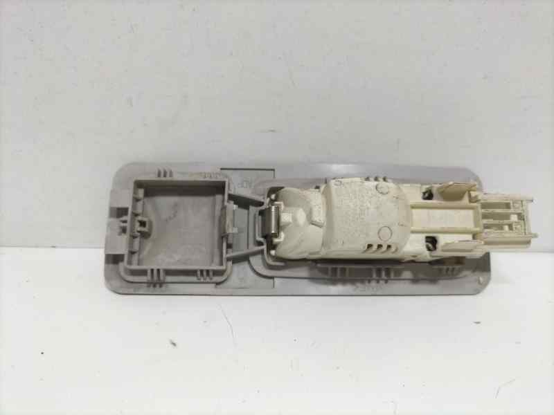 Recambio de luz interior para peugeot 307 break / sw (s1) 2.0 hdi cat referencia OEM IAM 9642438077 82704 