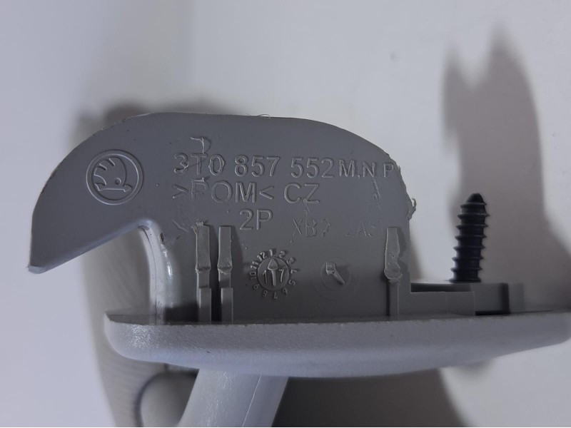 Recambio de parasol derecho para skoda yeti active referencia OEM IAM 3T0857552M 76630 R