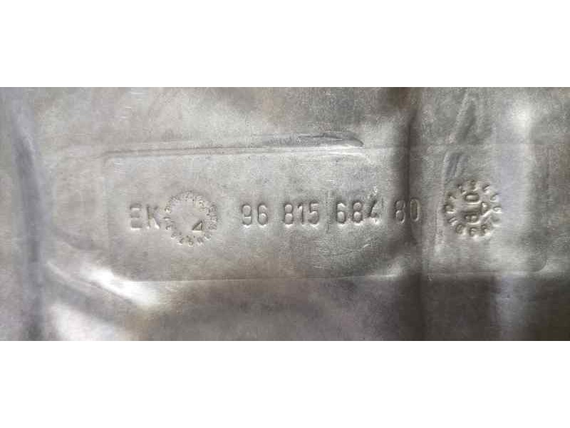 Recambio de molduras delanteras para citroën c4 berlina collection referencia OEM IAM 9681568480 86045 