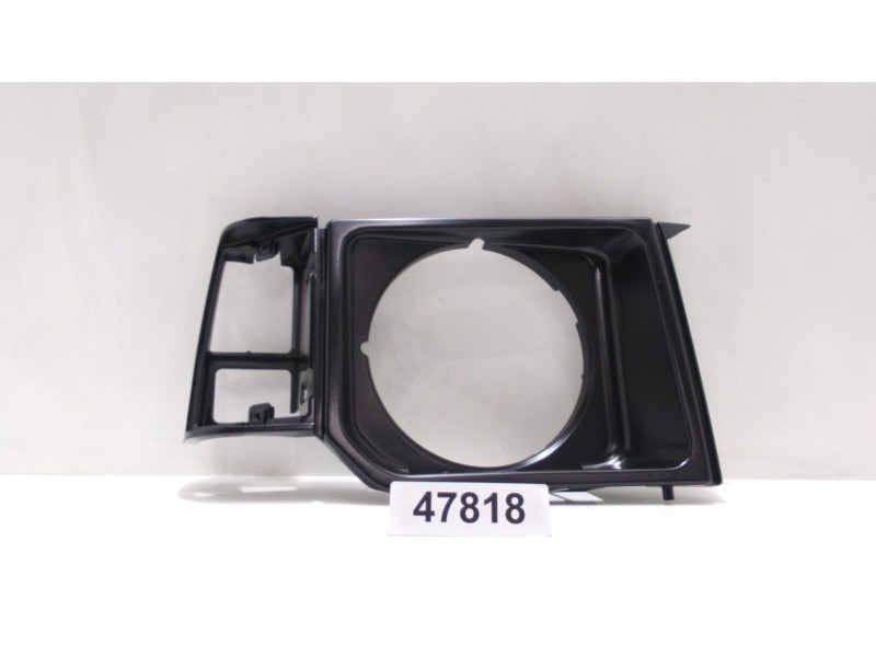 Recambio de molduras delanteras para mitsubishi montero (l040) 2300 td (2-ptas.) referencia OEM IAM 4D55 47818 