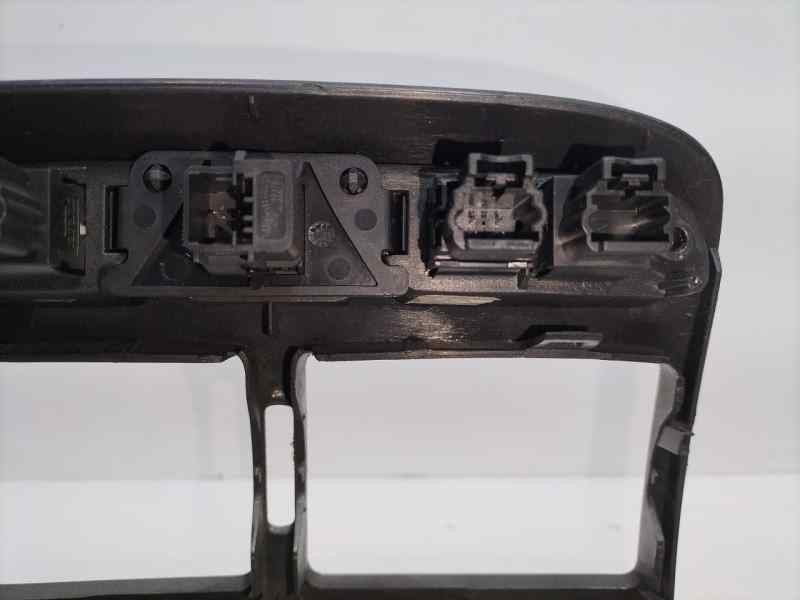 Recambio de molduras delanteras para peugeot 307 break / sw (s1) 2.0 hdi cat referencia OEM IAM M29500 82706 