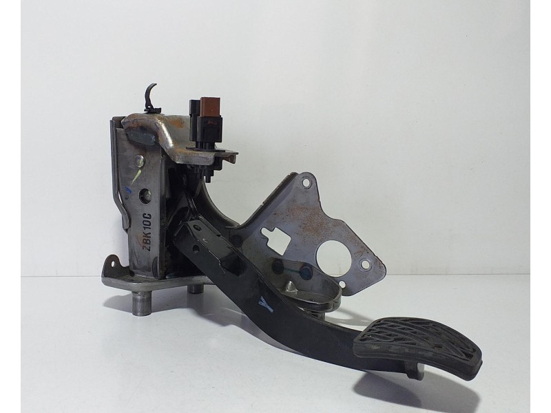 Recambio de pedal freno para nissan juke (f15) acenta referencia OEM IAM 465011KA2B 69689 