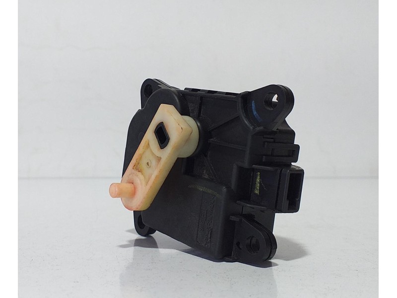 Recambio de motor apertura trampillas climatizador para nissan juke (f15) acenta referencia OEM IAM 277301KA0A 69693 