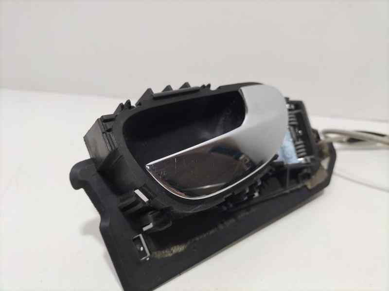 Recambio de maneta interior delantera derecha para peugeot 307 break / sw (s1) 2.0 hdi cat referencia OEM IAM 9643604477 82722 