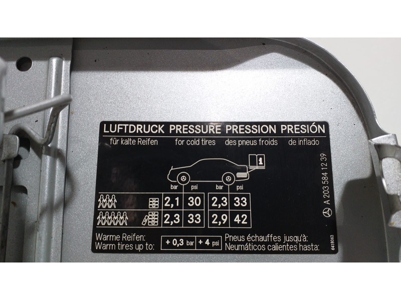 Recambio de tapa exterior combustible para mercedes-benz clase c (w203) sportcoupe c 220 cdi (203.706) referencia OEM IAM A20358