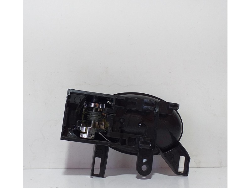 Recambio de maneta interior delantera derecha para nissan juke (f15) acenta referencia OEM IAM 80670BA61A 69768 