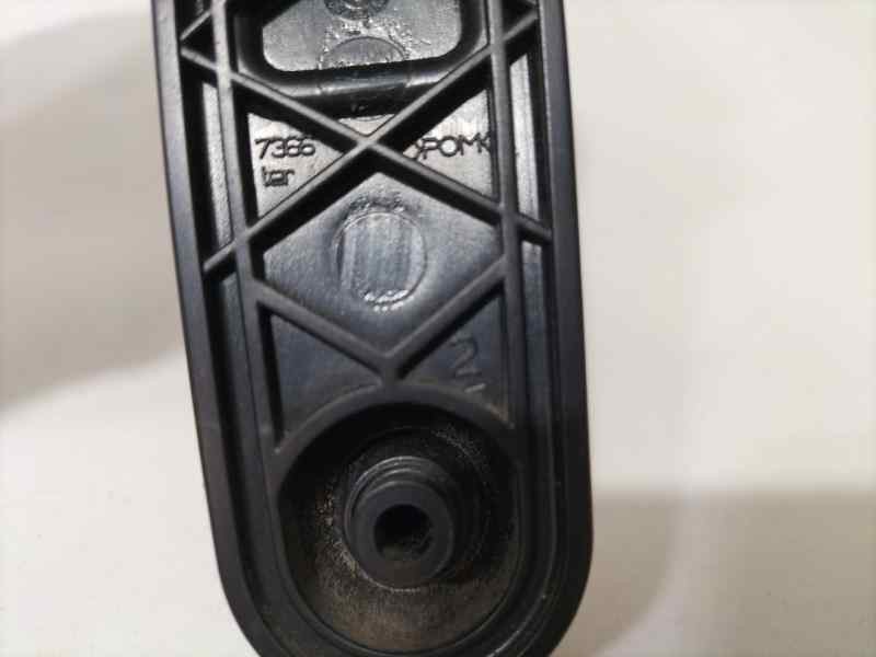 Recambio de maneta elevalunas trasera derecha para peugeot 307 break / sw (s1) 2.0 hdi cat referencia OEM IAM RHY 82735 