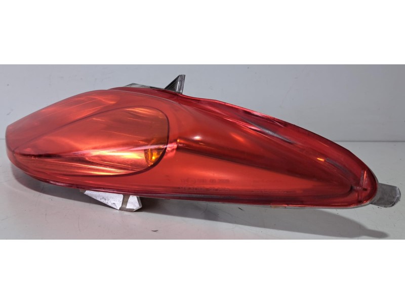 Recambio de piloto trasero derecho para yamaha x-max 125 125 referencia OEM IAM E3G2E 76683 