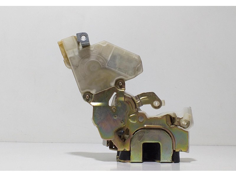 Recambio de cerradura puerta trasera derecha para nissan terrano/terrano.ii (r20) aventura referencia OEM IAM 8255250J01 67031 