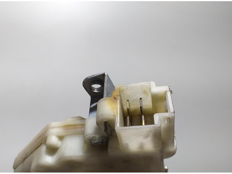 Recambio de cerradura puerta delantera derecha para nissan terrano/terrano.ii (r20) comfort referencia OEM IAM 8055291L66 67032 