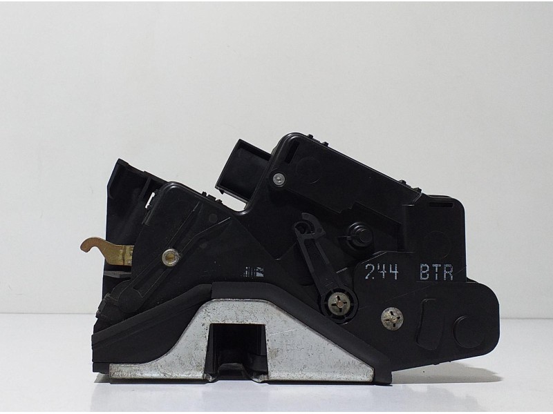 Recambio de cerradura puerta delantera derecha para bmw serie 3 berlina (e46) 3.0 turbodiesel referencia OEM IAM 244BTR 67045 