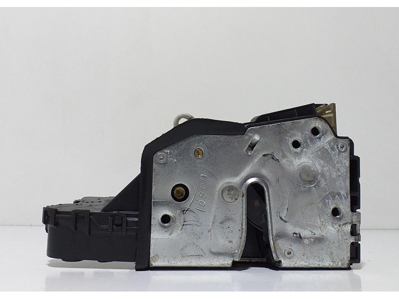 Recambio de cerradura puerta delantera derecha para bmw serie 3 berlina (e46) 3.0 turbodiesel referencia OEM IAM 244BTR 67045 