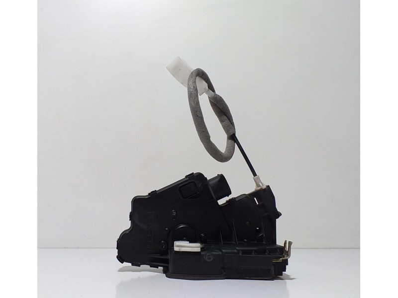 Recambio de cerradura puerta trasera derecha para bmw serie 3 berlina (e46) 3.0 turbodiesel referencia OEM IAM 246HTR 67046 