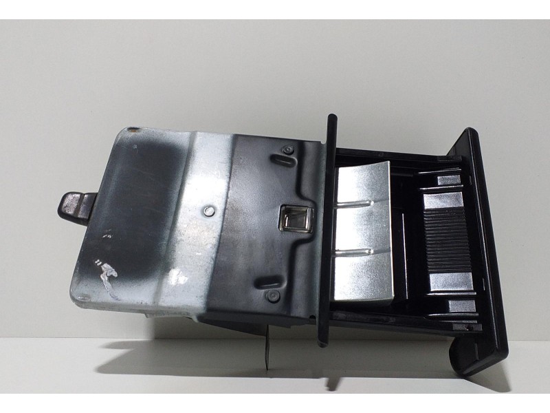 Recambio de cenicero para suzuki santana 300 techo rígido referencia OEM IAM 84669 55902 