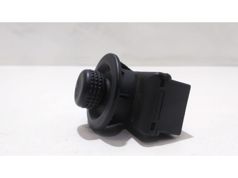 Recambio de mando retrovisor para renault clio ii fase ii (b/cb0) 1.5 dci diesel referencia OEM IAM 7700429992C 47988 